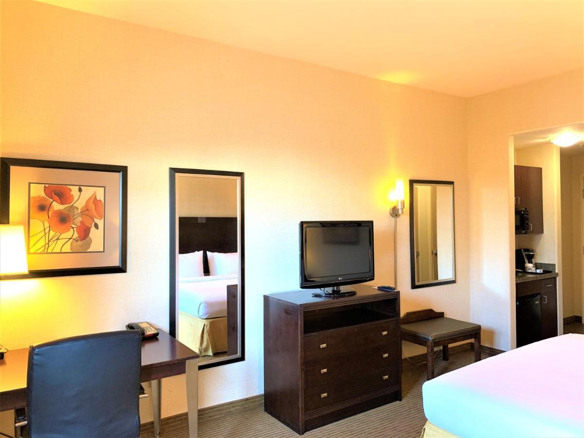 Holiday Inn Express Fresno Northwest - Herndon By Ihg Exterior photo