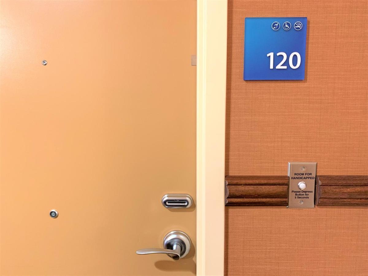 Holiday Inn Express Fresno Northwest - Herndon By Ihg Exterior photo