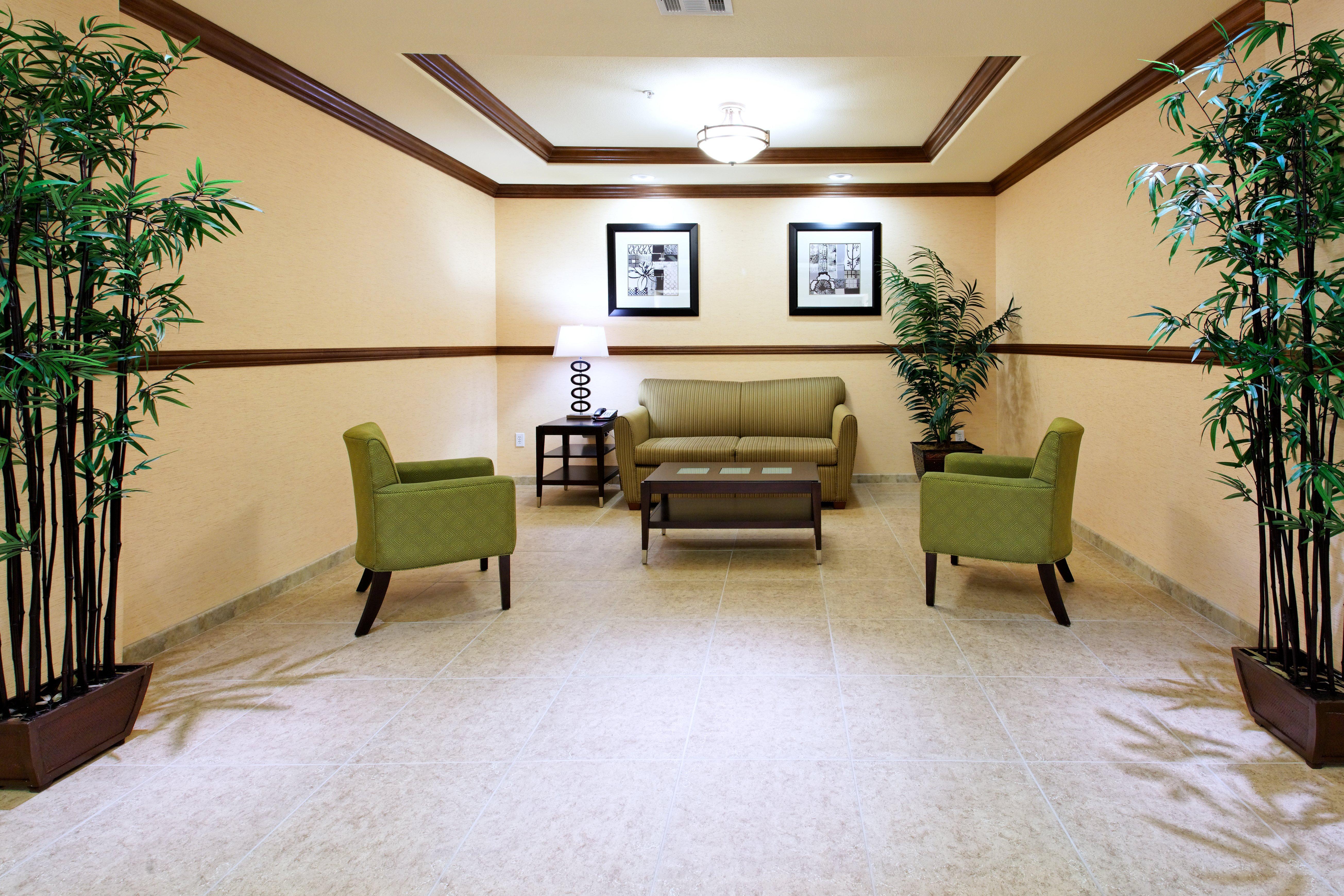 Holiday Inn Express Fresno Northwest - Herndon By Ihg Exterior photo