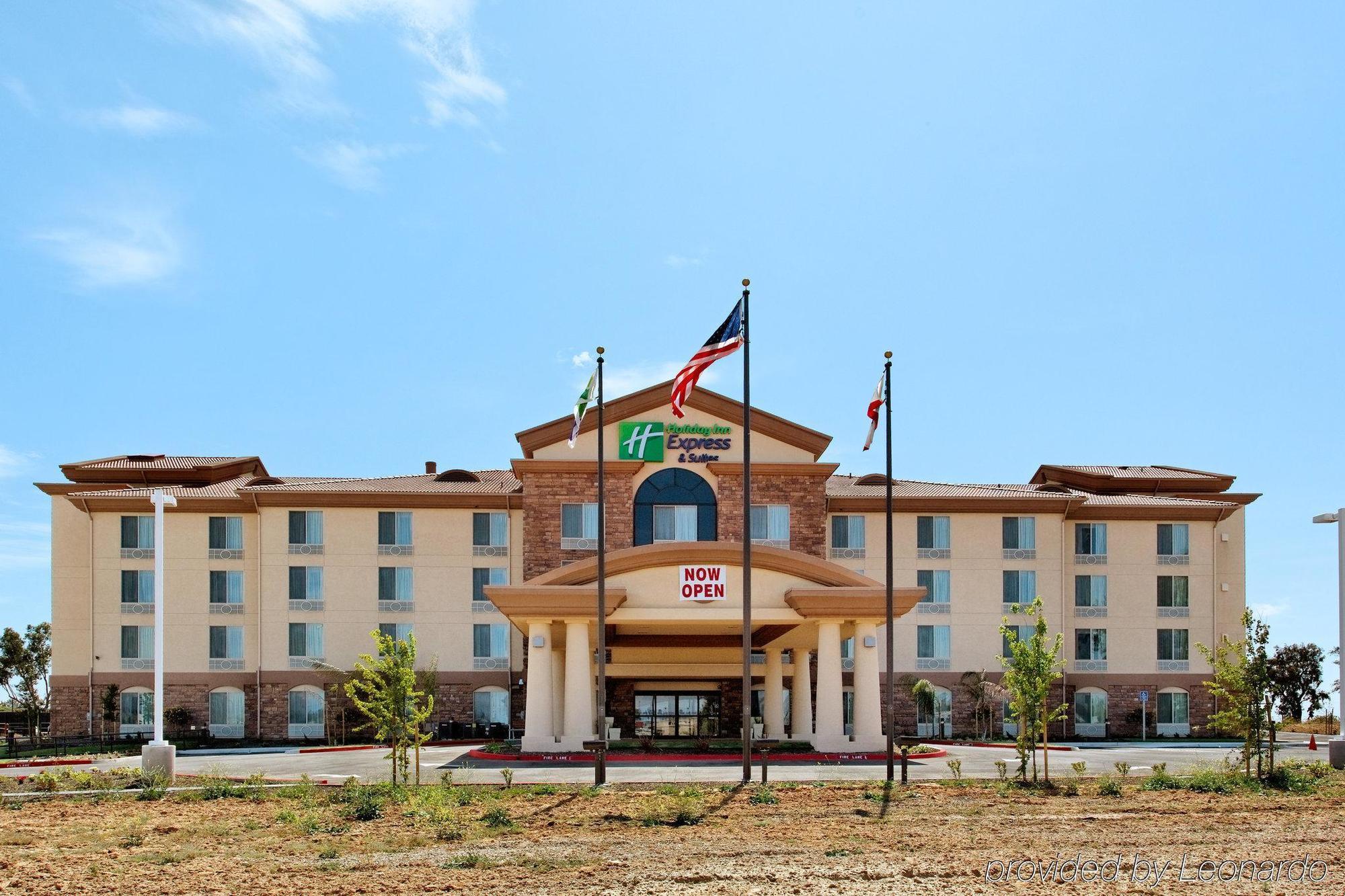 Holiday Inn Express Fresno Northwest - Herndon By Ihg Exterior photo