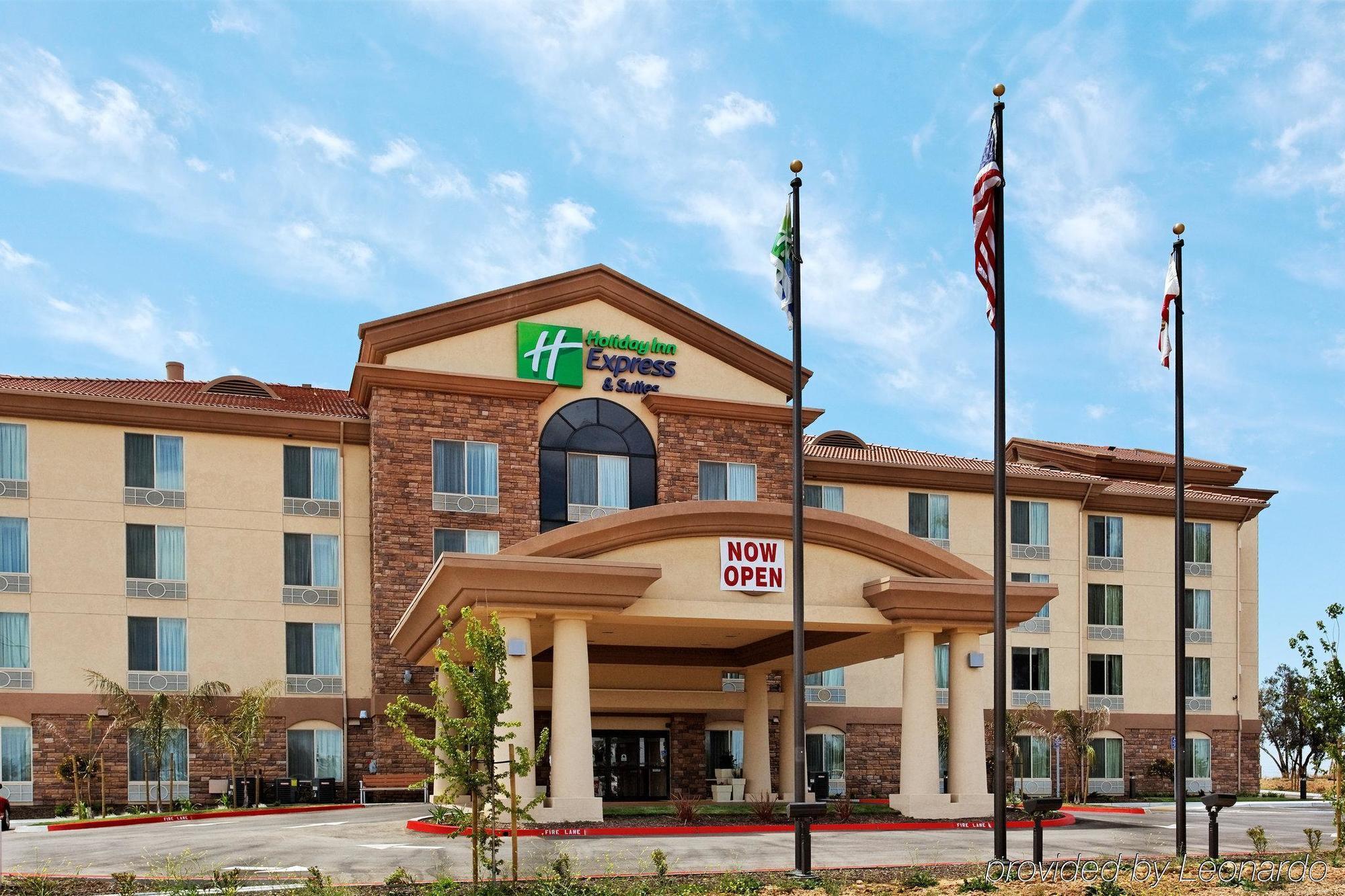 Holiday Inn Express Fresno Northwest - Herndon By Ihg Exterior photo